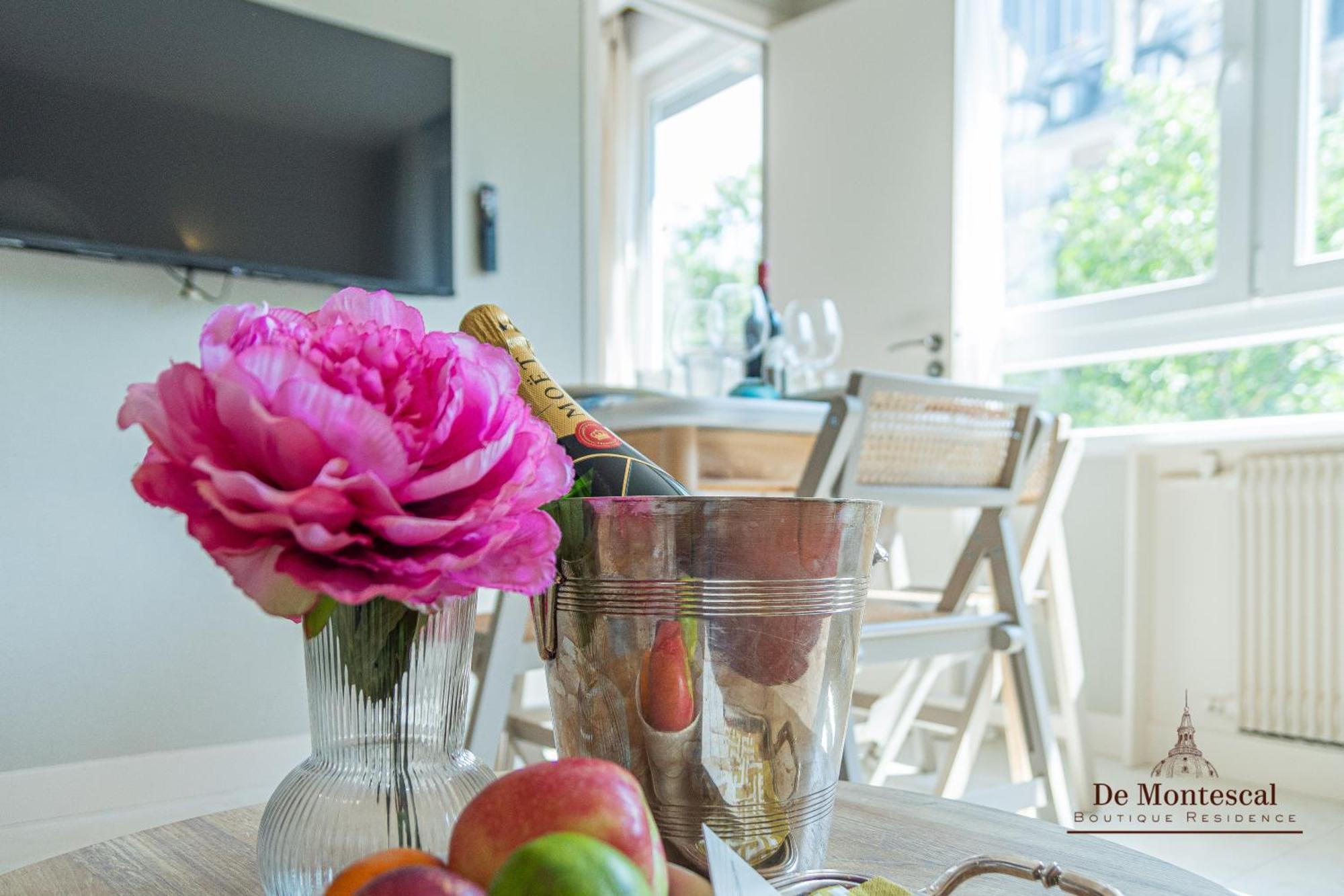De Montescal - Hot Tub And Ac Cosy A Prime Location 40m2 Appartement